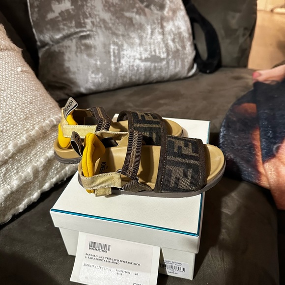 Fendi Toddler Sandals size 26 9.5 toddlers! - Picture 5 of 6